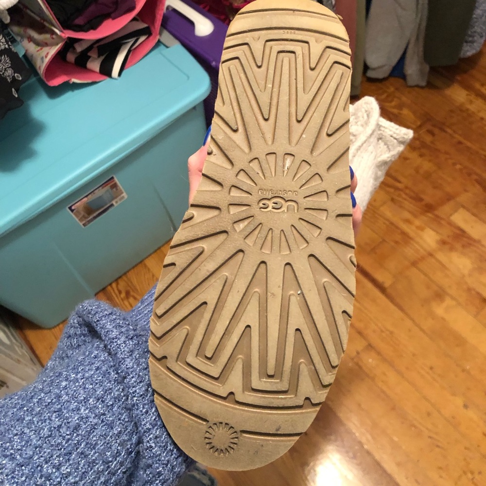 UGGs - Picture 4 of 4